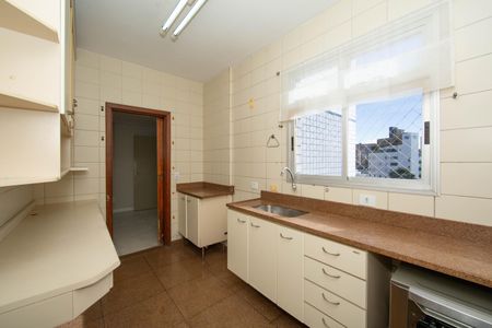 Apartamento à venda com 95m², 3 quartos e 2 vagasCOZINHA