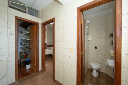 Apartamento à venda com 95m², 3 quartos e 2 vagasQUARTO E BANHO DE EMPREGADA