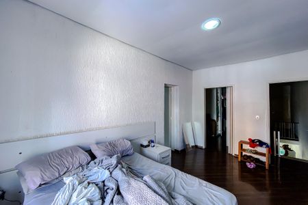 Casa à venda com 180m², 3 quartos e 4 vagasQuarto 1 - Suíte