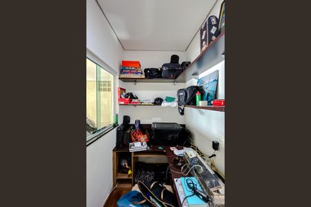 Casa à venda com 180m², 3 quartos e 4 vagasEscritório