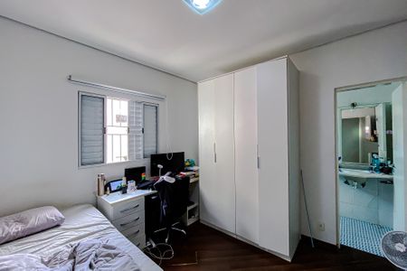 Casa à venda com 180m², 3 quartos e 4 vagasQuarto 3 - Suíte