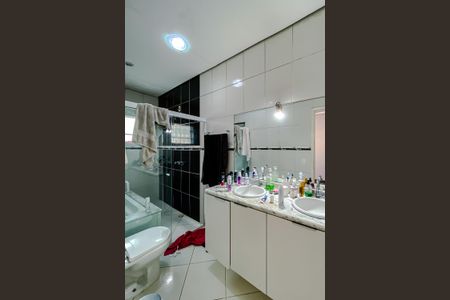 Casa à venda com 180m², 3 quartos e 4 vagasBanheiro da Suíte