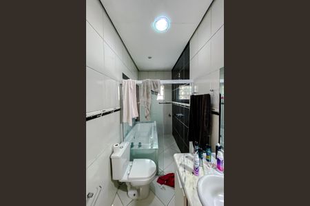 Casa à venda com 180m², 3 quartos e 4 vagasBanheiro da Suíte