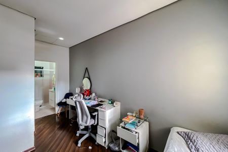 Casa à venda com 180m², 3 quartos e 4 vagasQuarto 2 - Suíte