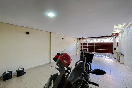 Casa à venda com 180m², 3 quartos e 4 vagasGaragem