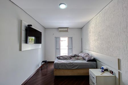 Casa à venda com 180m², 3 quartos e 4 vagasQuarto 1 - Suíte