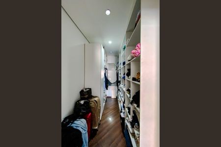 Casa à venda com 180m², 3 quartos e 4 vagasQuarto 1 - Suíte