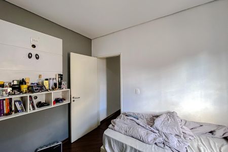 Casa à venda com 180m², 3 quartos e 4 vagasQuarto 3 - Suíte