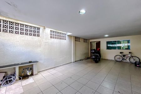 Casa à venda com 180m², 3 quartos e 4 vagasGaragem