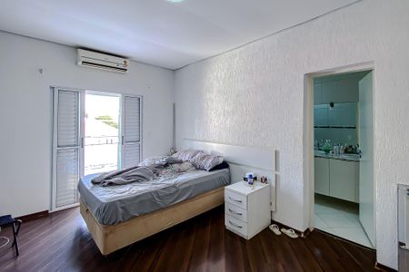 Casa à venda com 180m², 3 quartos e 4 vagasQuarto 1 - Suíte