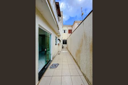 Casa à venda com 180m², 3 quartos e 4 vagasÁrea externa