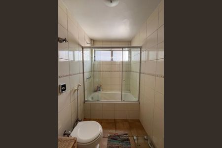 Apartamento à venda com 234m², 3 quartos e 1 vagaBanheiro da Suíte