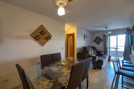 Sala de apartamento para alugar com 2 quartos, 77m² em Nova Mirim, Praia Grande