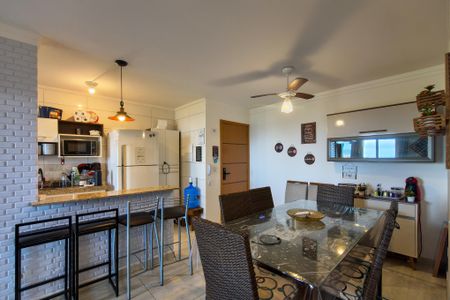 Sala de apartamento para alugar com 2 quartos, 77m² em Nova Mirim, Praia Grande