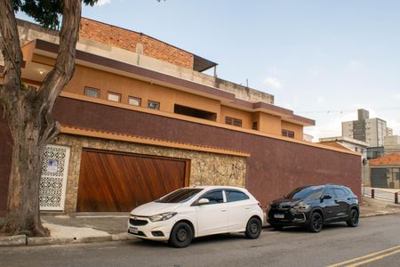 Casa para alugar com 259m², 3 quartos e 4 vagasFachada