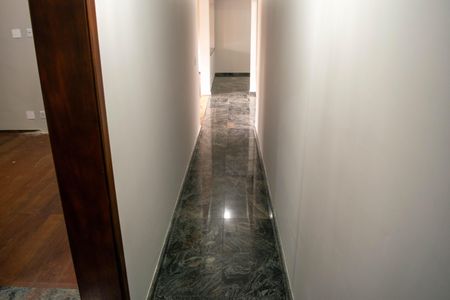 Casa para alugar com 259m², 3 quartos e 4 vagasCorredor