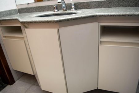 Casa para alugar com 259m², 3 quartos e 4 vagasBanheiro social