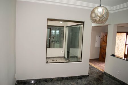 Casa para alugar com 259m², 3 quartos e 4 vagasSala