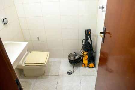 Casa para alugar com 259m², 3 quartos e 4 vagasBanheiro de serviço