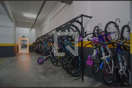 Apartamento para alugar com 162m², 3 quartos e 2 vagas Apartamento para alugar com 162m², 3 quartos e 2 vagasÁrea Comum - Bicicletário