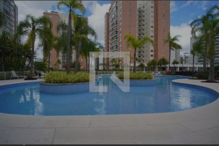 Apartamento para alugar com 162m², 3 quartos e 2 vagas Apartamento para alugar com 162m², 3 quartos e 2 vagasÁrea Comum - Piscina