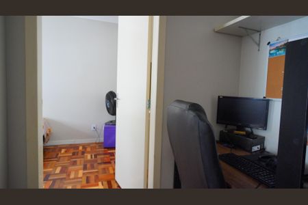 Corredor  de apartamento para alugar com 1 quarto, 42m² em Passo D’areia, Porto Alegre