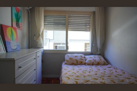 Quarto 1 de apartamento para alugar com 1 quarto, 42m² em Passo D’areia, Porto Alegre