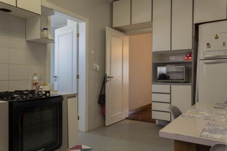 Apartamento à venda com 153m², 4 quartos e 3 vagasCozinha