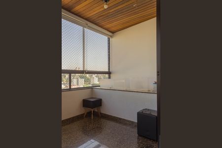 Apartamento à venda com 153m², 4 quartos e 3 vagasVaranda