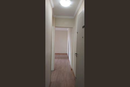 Corredor de apartamento à venda com 3 quartos, 63m² em Vila Vermelha, São Paulo