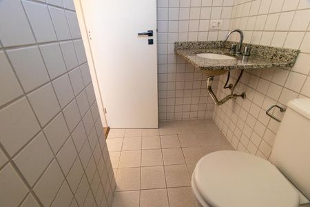 Apartamento para alugar com 72m², 3 quartos e 1 vaga Apartamento para alugar com 72m², 3 quartos e 1 vagaBanheiro da Suíte