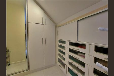 Apartamento para alugar com 166m², 4 quartos e 2 vagasCloset