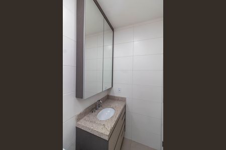 Casa de condomínio à venda com 130m², 2 quartos e 2 vagasBANHEIRO DA SUITE 1