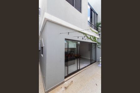 Casa de condomínio à venda com 130m², 2 quartos e 2 vagasÁREA EXTERNA FUNDOS