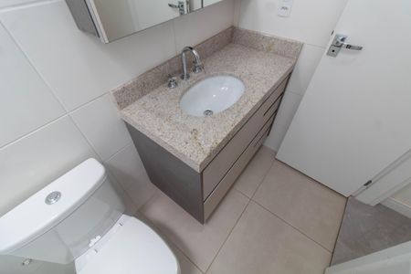 Casa de condomínio à venda com 130m², 2 quartos e 2 vagasBANHEIRO DA SUITE 1