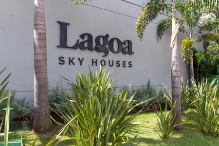 Casa de condomínio à venda com 130m², 2 quartos e 2 vagasFACHADA