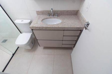 Casa de condomínio à venda com 130m², 2 quartos e 2 vagasBANHEIRO DA SUITE 1