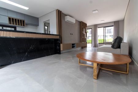 Casa de condomínio à venda com 130m², 2 quartos e 2 vagasSALA