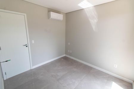 Casa de condomínio à venda com 130m², 2 quartos e 2 vagasSUITE 1