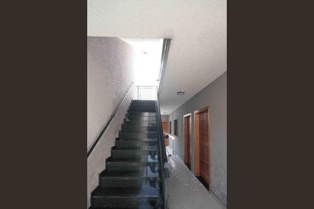 Apartamento para alugar com 27m², 1 quarto e sem vagaescada