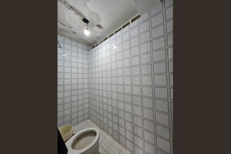 Casa para alugar com 400m², 5 quartos e 8 vagasBanheiro de serviço