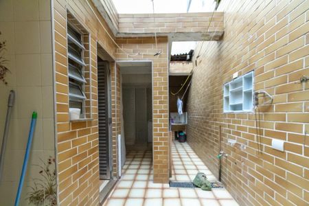 Casa para alugar com 180m², 2 quartos e 1 vagaQuintal