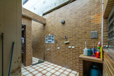 Casa para alugar com 180m², 2 quartos e 1 vagaQuintal