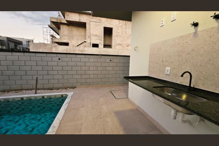 Casa de condomínio à venda com 130m², 3 quartos e 4 vagas