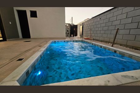Casa de condomínio à venda com 130m², 3 quartos e 4 vagas