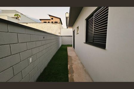 Casa de condomínio à venda com 130m², 3 quartos e 4 vagas
