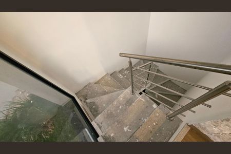 Casa de condomínio à venda com 130m², 3 quartos e 4 vagas