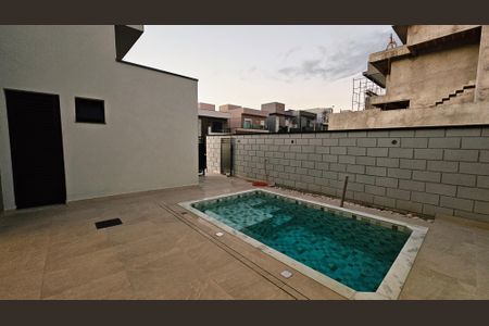 Casa de condomínio à venda com 130m², 3 quartos e 4 vagas