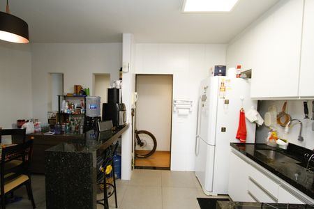 Apartamento à venda com 109m², 3 quartos e 2 vagasCozinha