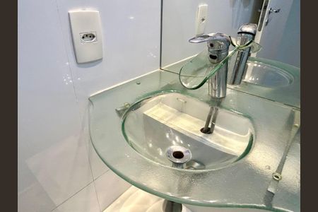 Apartamento à venda com 58m², 3 quartos e 1 vagaBanheiro 1